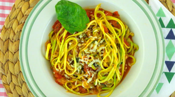 Zucchini Spagetti witt Tomato