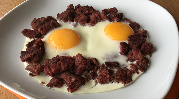 Eggs with Roasted Beef